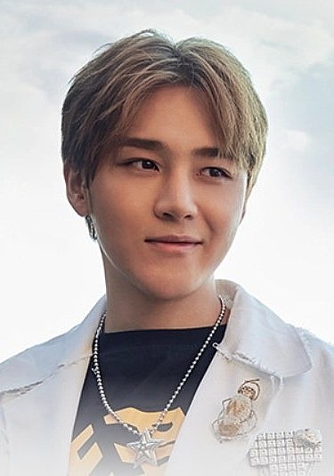 李炜