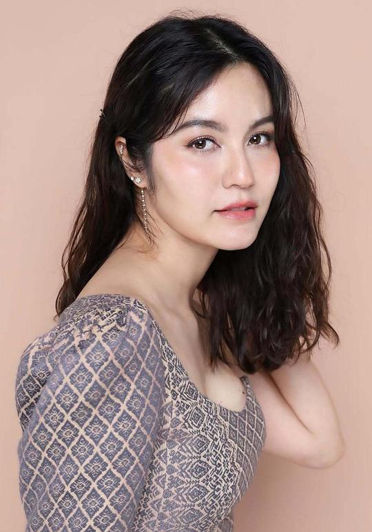 玛妮娜&middot;甘姆雯