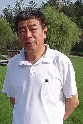 郭中束