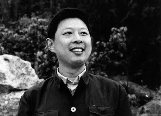 黄炜