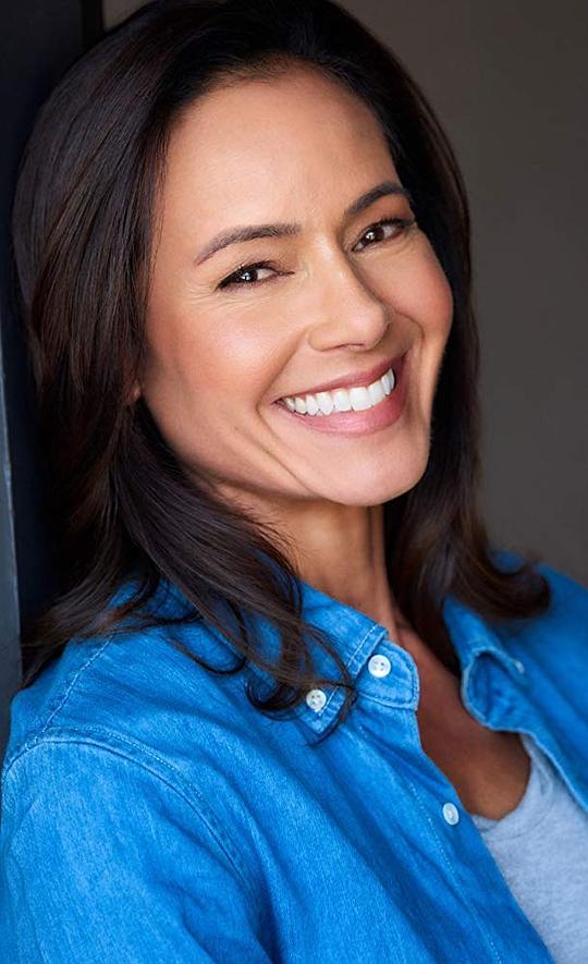 梅塞德斯&middot;科隆