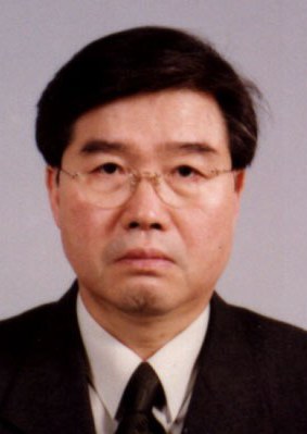 尹石薰