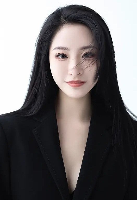 张震