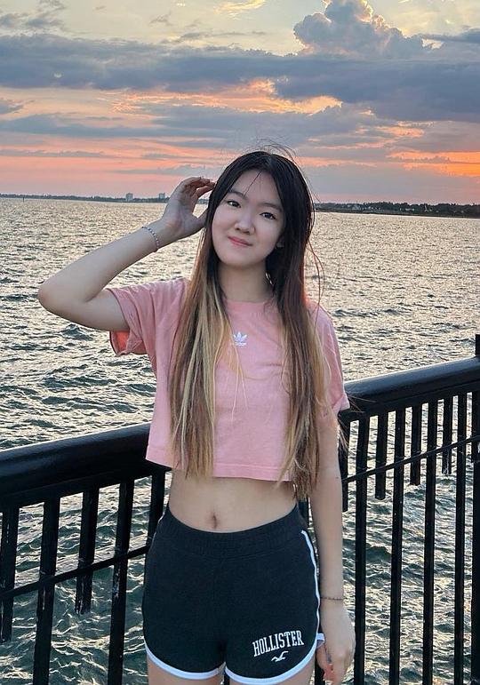 海伦娜&middot;胡