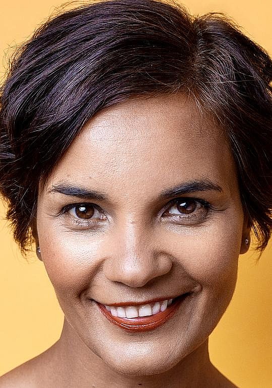 里娜&middot;马奥尼