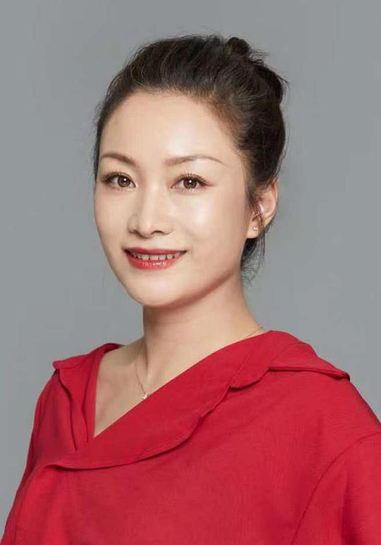 岳亚琼