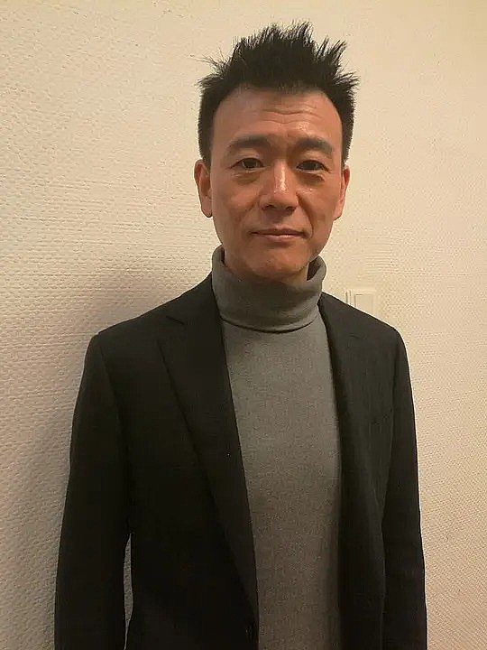 何靖