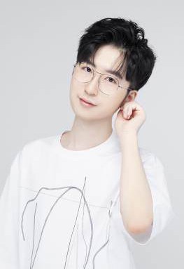李昕