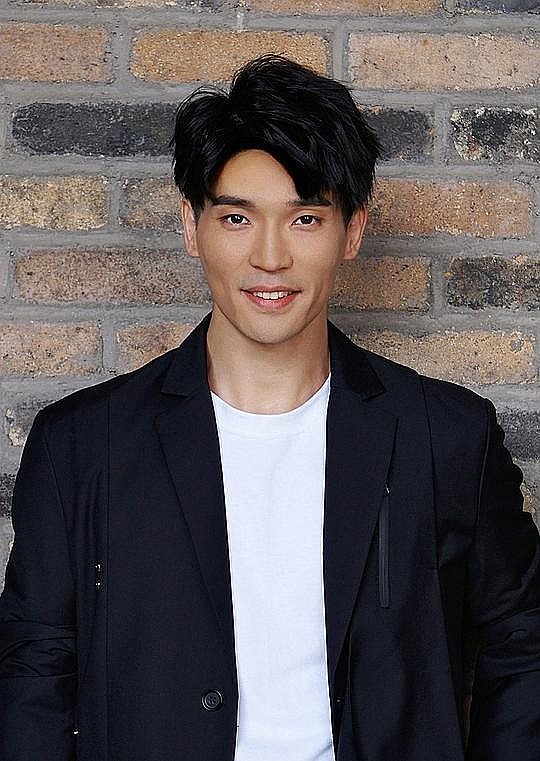 李艺东