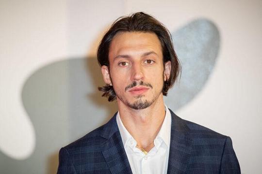 罗密欧&middot;埃尔维斯