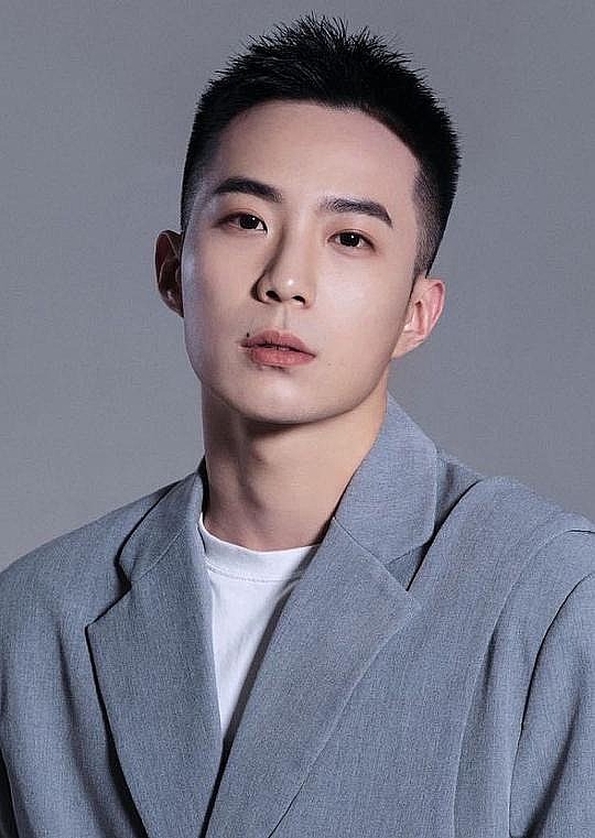 章明伯