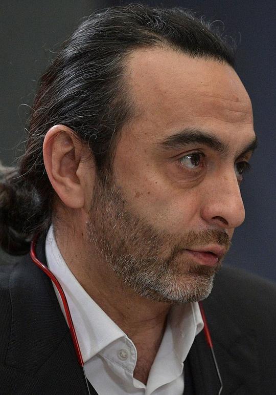 贾尼克&middot;法伊济耶夫