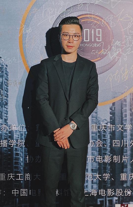 容哲豪