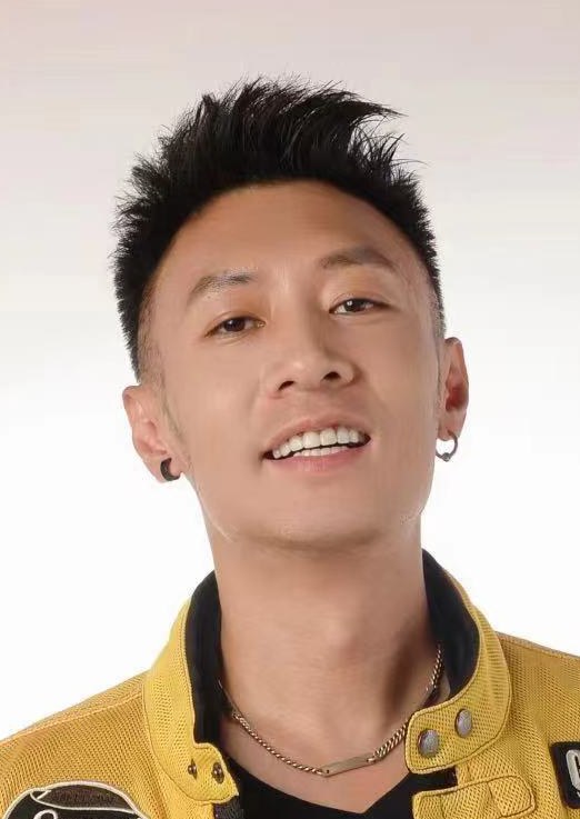 张也