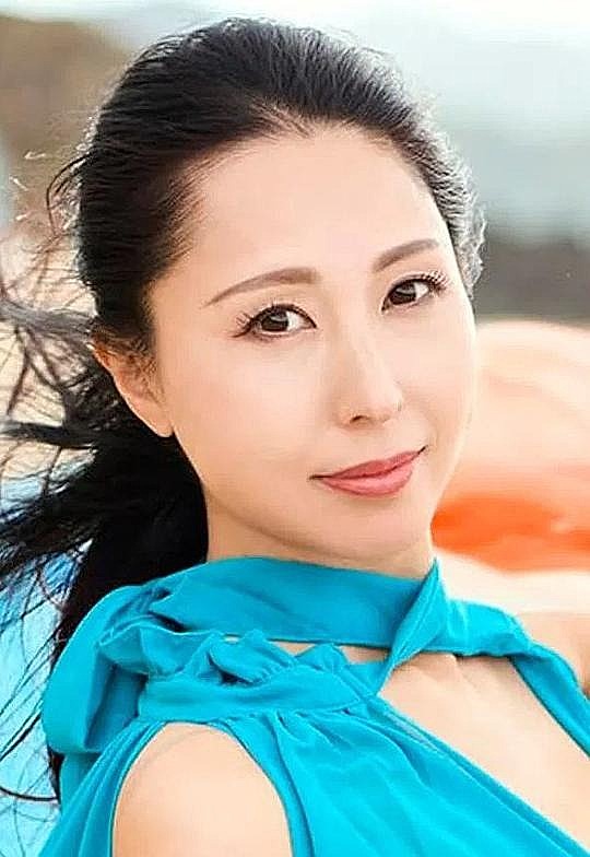 佐田茉莉子