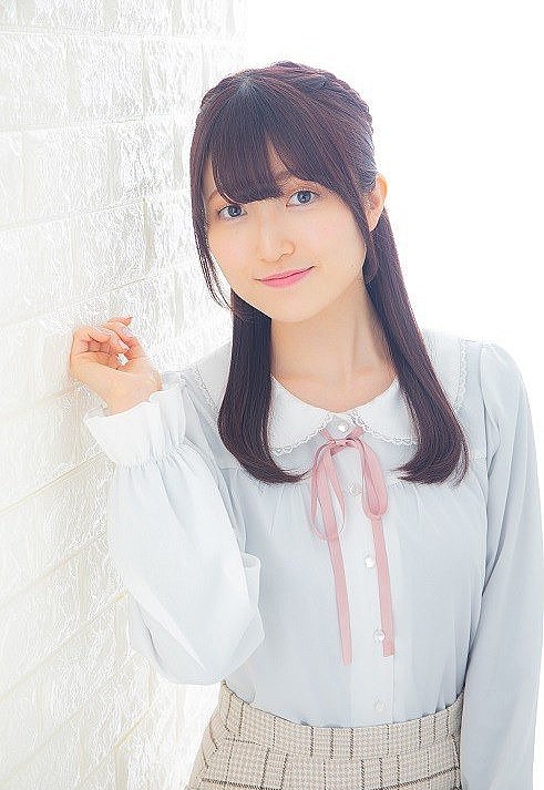 薄井友里