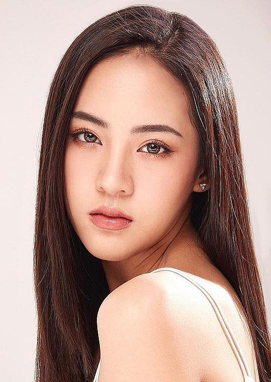 查雅妮&middot;彩佳容